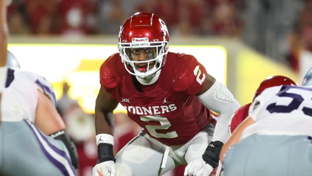 Oklahoma Sooners linebacker David Ugwoegbu (2) during the game against the Kansas State Wildcats at Gaylord Family-Oklahoma Memorial Stadium.